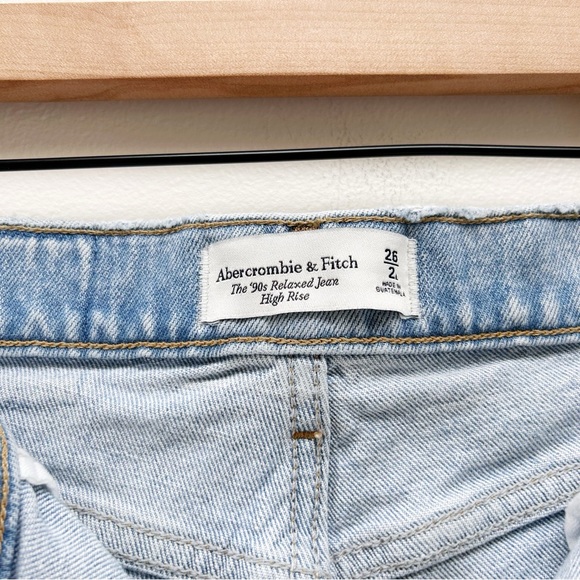 Abercrombie and Fitch 90s relaxed wide leg jean high-rise in light wash 26 / 2L - Picture 12 of 14